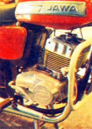 На мотоциклах Jawa 638 кардинально пересмотренная конструкция двигателя с 12-вольтовым электрооборудованием.