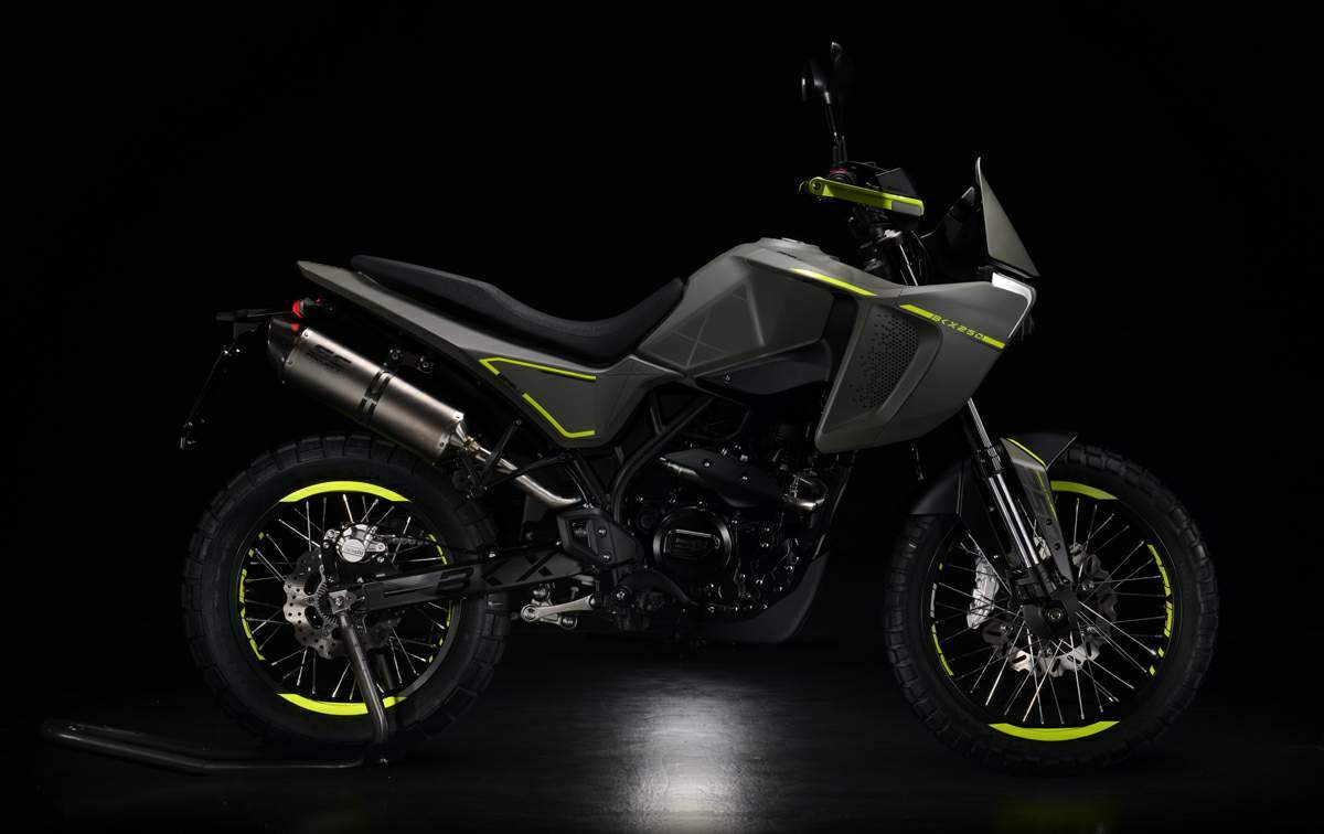 Мотоцикл Benelli BKX 250 2023
