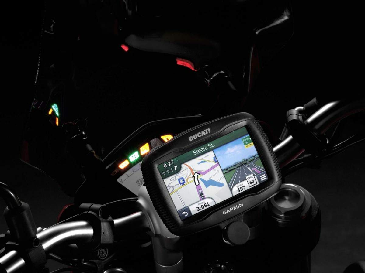 Мотоцикл Ducati Hyperstrada 820 2014 фото
