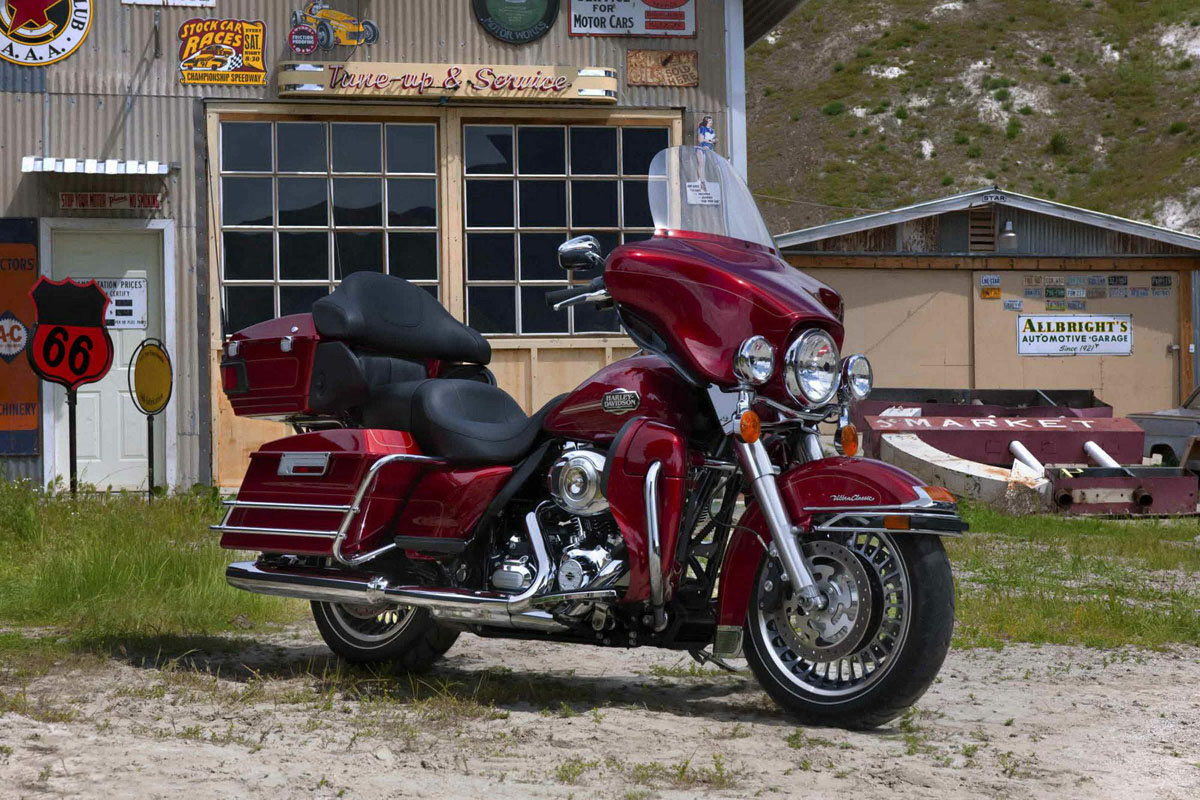 Мотоцикл Harley Davidson FLHTCU Electra Glide Ultra Classic 2012