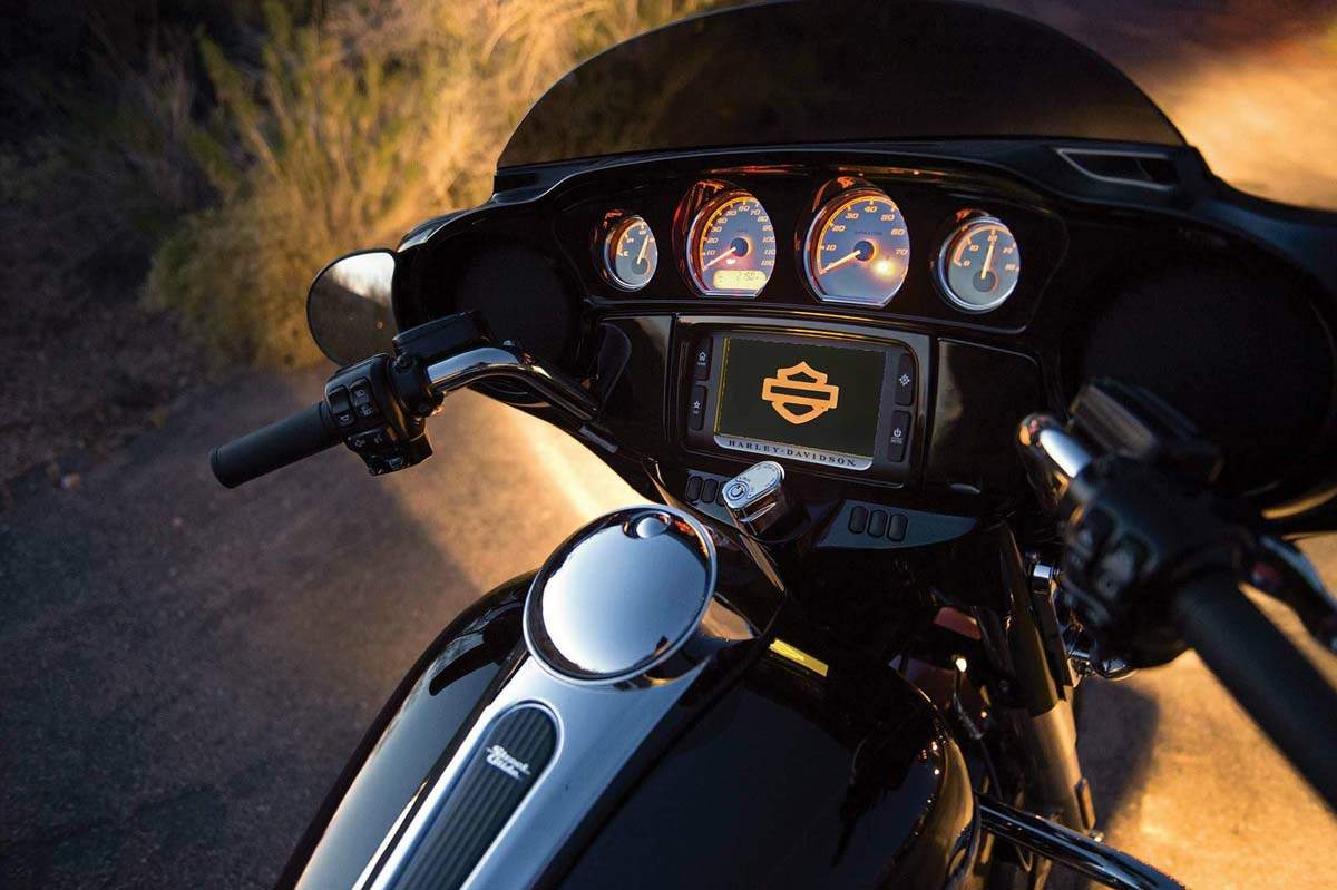 Мотоцикл Harley Davidson FLHTK Electra Glide Ultra Limited 2014 фото