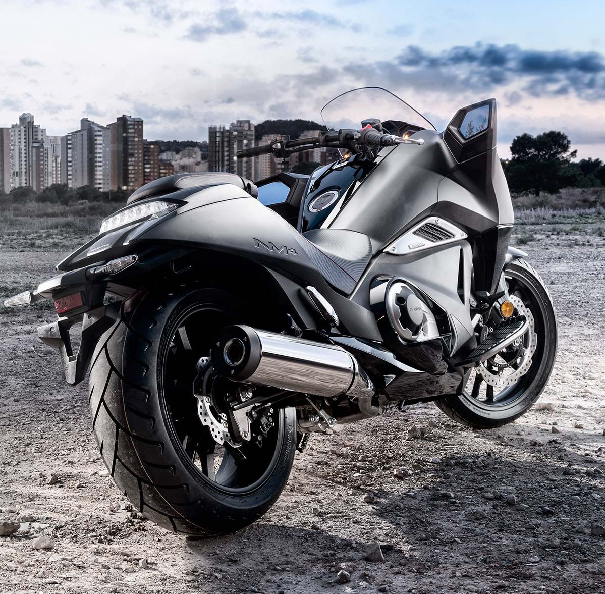 Фотография мотоцикла Honda NM4 Vultus 2015