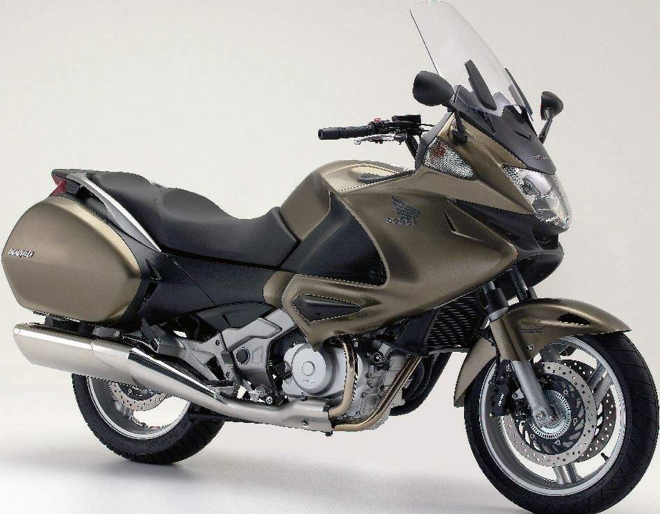 Мотоцикл Honda NT 700V Deauville 2006