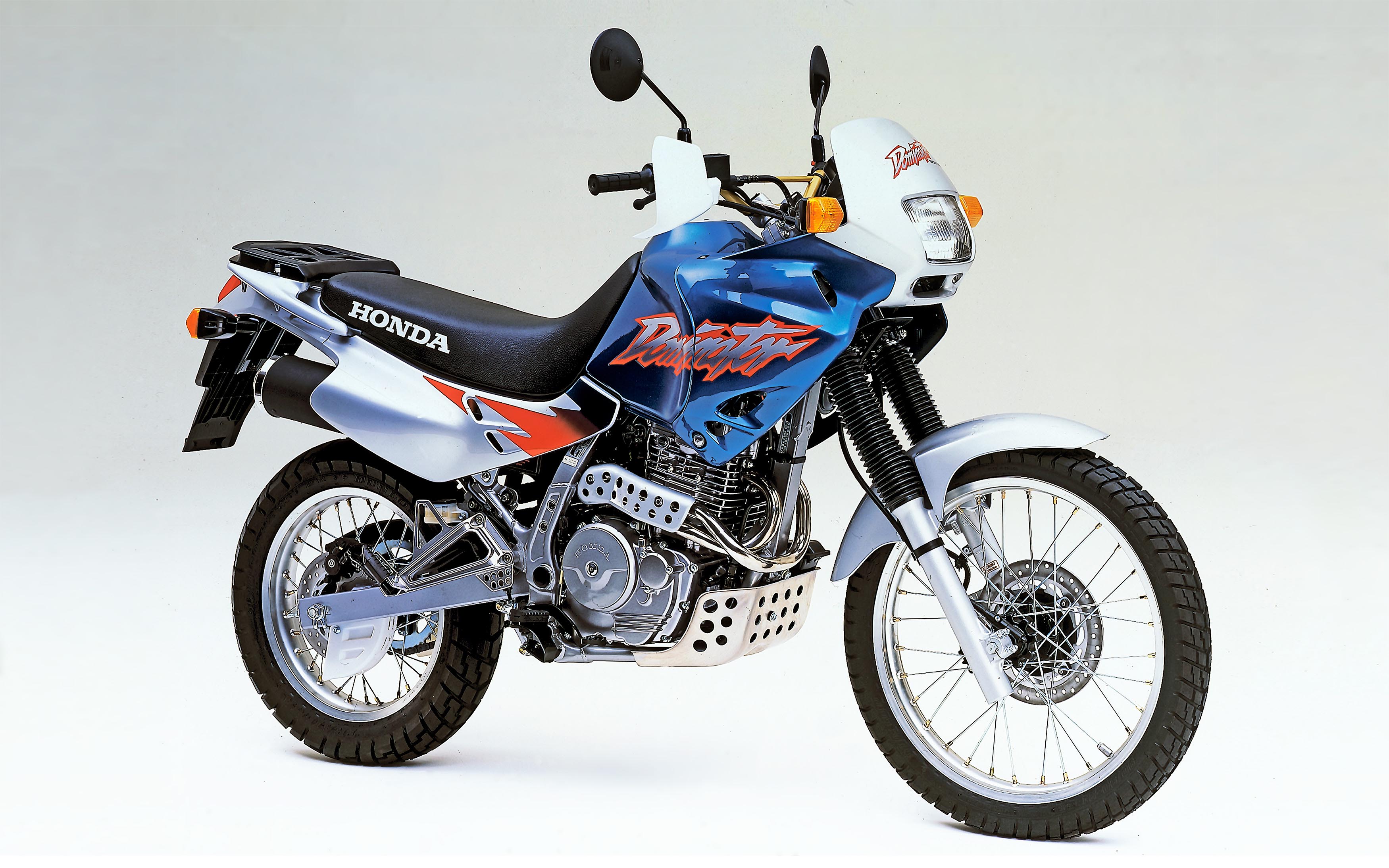 Фотография мотоцикла Honda NX 650 Dominator 1999