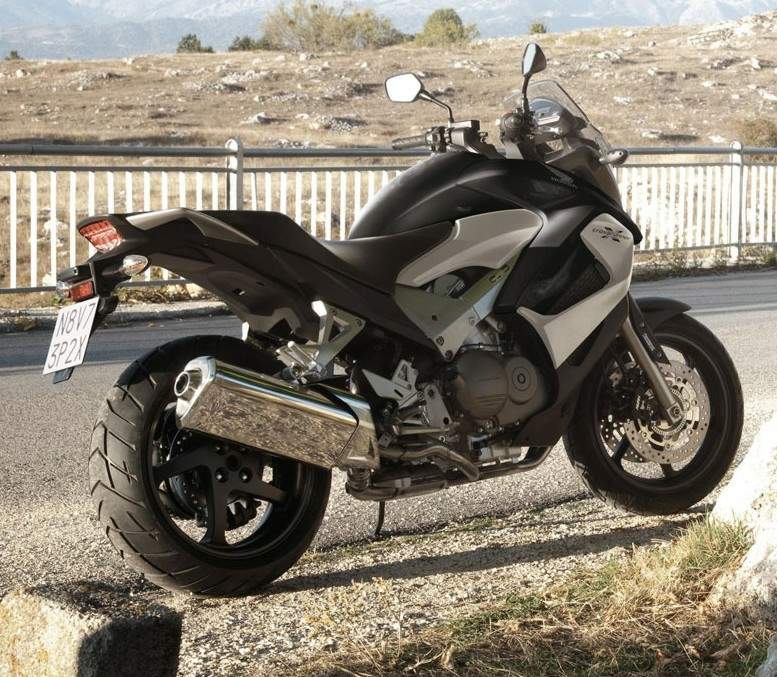 Мотоцикл Honda VFR 800X Crossrunner 2012