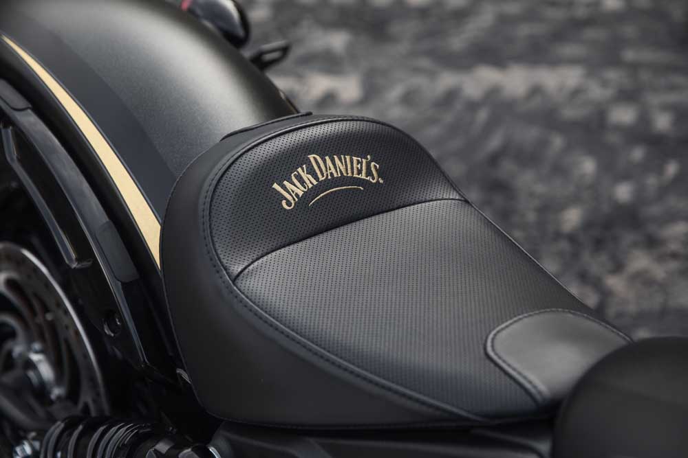 Мотоцикл Indian Scout Bobber i Jack Daniels Limited Edition 2018