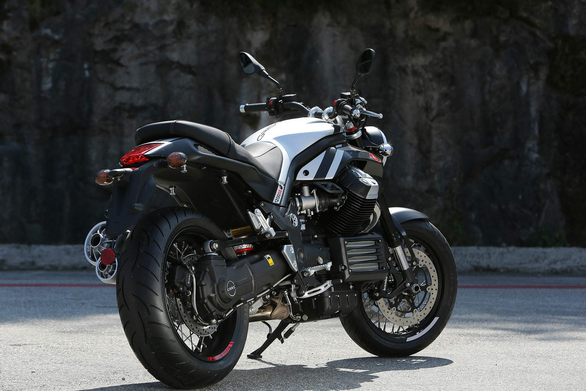 Мотоцикл Moto Guzzi Griso 1200 8V SE 2013 фото