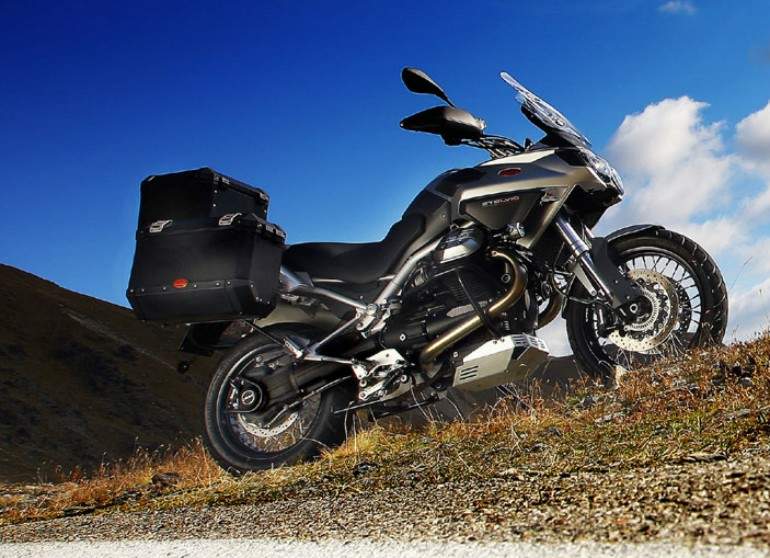 Фотография мотоцикла Moto Guzzi Stelvio 1200 NTX 2010