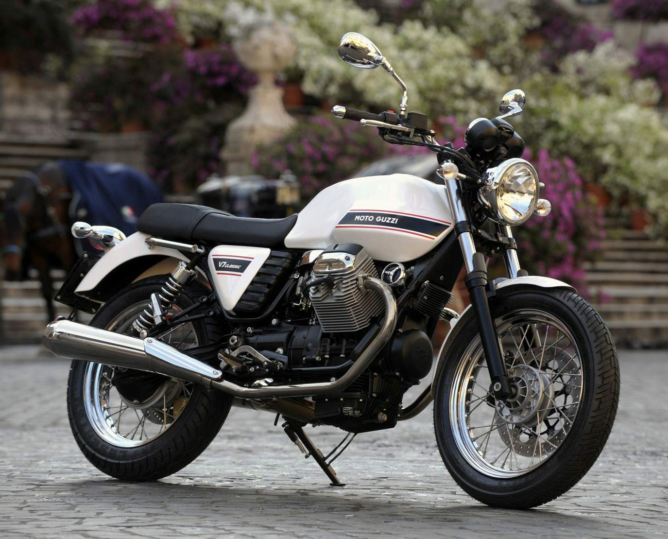 Мотоцикл Moto Guzzi V 7 Classic 2009 фото