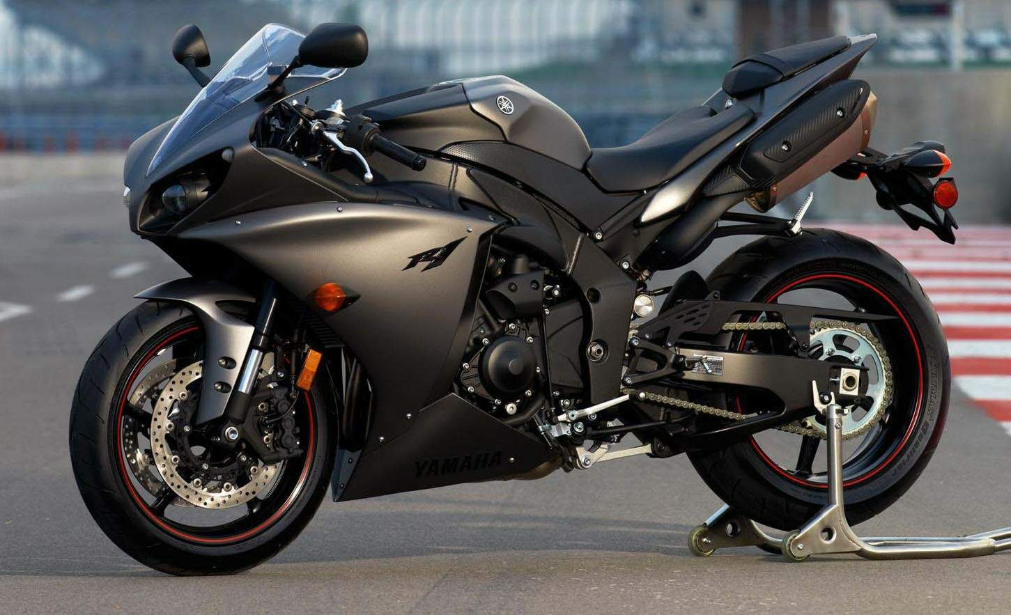 Фотография мотоцикла Yamaha YZF 1000 R1 2013