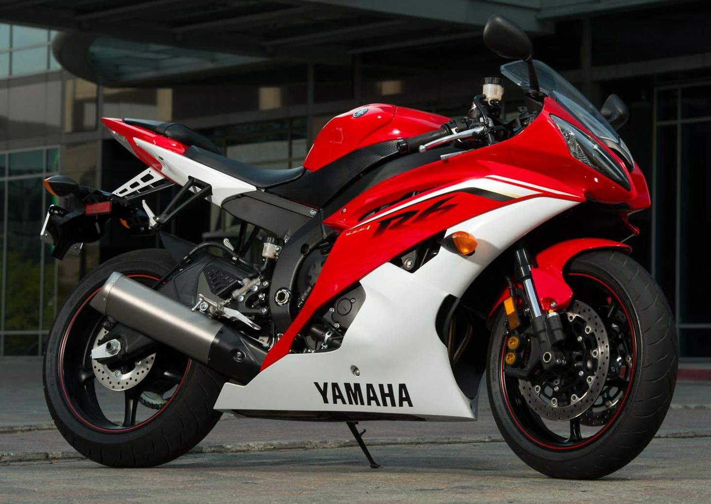 Мотоцикл Yamaha YZF 600 R6 2013 фото