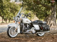 Мотоцикл Harley Davidson FLHRC Road King Classic 2013 фото