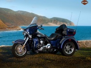 Мотоцикл Harley Davidson FLHTCUTG Tri Glide Ultra Classic 2012 фото