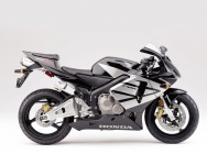 Мотоцикл Honda CBR 600 RR 2004 фото