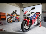 Мотоцикл Honda CBR 600 RR 2013 фото