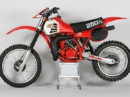 Мотоцикл Honda CR 250 R 1981 фото