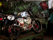 Мотоцикл Moto Guzzi V 7 Clubman Racer 2011 фото
