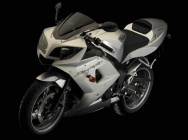Мотоцикл Triumph Daytona 600 2003 фото