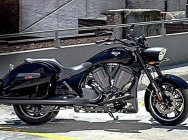 Мотоцикл Victory Cross Roads 8-Ball 2014 фото