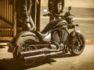 Мотоцикл Victory Gunner Bobber 2015 фото
