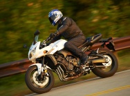 Мотоцикл Yamaha FZ1 2011 фото