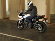 Мотоцикл Yamaha FZ1 2011 фото
