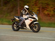 Мотоцикл Yamaha FZ6R 2011 фото