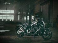Мотоцикл Yamaha VMX V-Max Carbon 30th Anniversary Special Edition 2015 фото