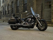 Мотоцикл Yamaha XVS 1300A V-Star Tourer 2011 фото