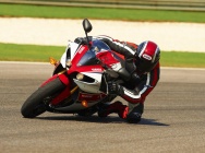 Мотоцикл Yamaha YZF-R1 2011 фото