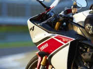 Мотоцикл Yamaha YZF-R1 2011 фото