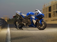 Мотоцикл Yamaha YZF-R1 2011 фото