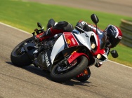 Мотоцикл Yamaha YZF-R1 2011 фото