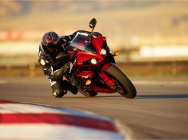 Мотоцикл Yamaha YZF-R1 2011 фото