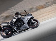 Мотоцикл Yamaha YZF-R1 2012 фото
