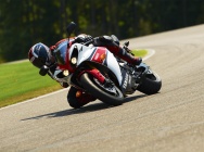 Мотоцикл Yamaha YZF-R1 2012 фото