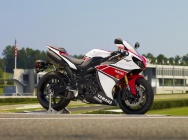 Мотоцикл Yamaha YZF-R1 2012 фото