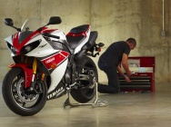 Мотоцикл Yamaha YZF-R1 2012 фото