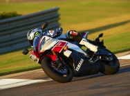Мотоцикл Yamaha YZF-R6 2011 фото