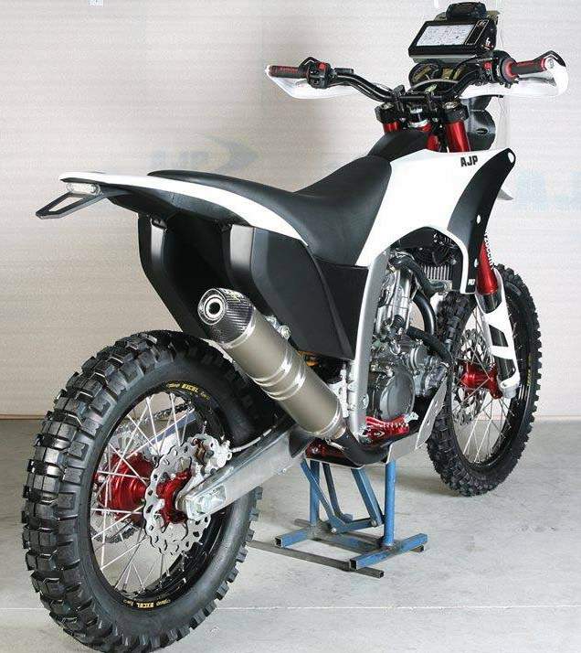 Мотоцикл AJP PR7 660 Adventure Prototype 2015 фото