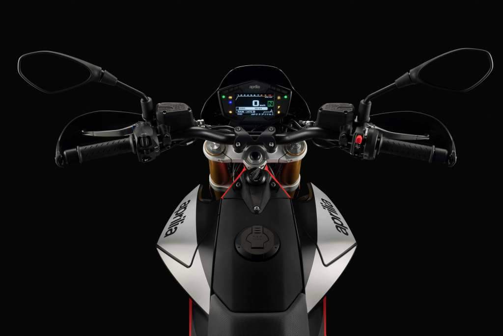 Мотоцикл Aprilia SMV 900 Dorsoduro 2019 фото