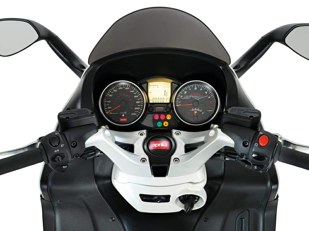 Мотоцикл Aprilia SRV 850 Maxi 2015 фото