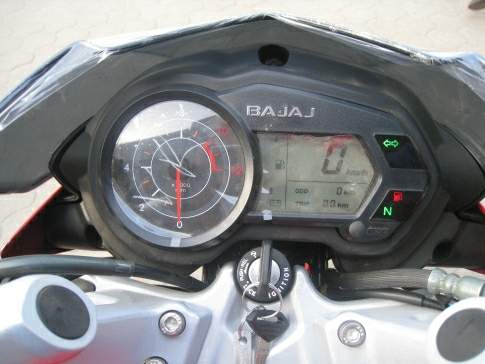 Мотоцикл Bajaj Pulsar 135 LS 2012 фото