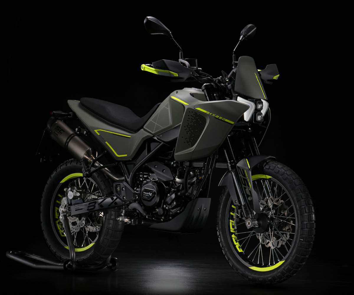 Мотоцикл Benelli BKX 250 2023 фото