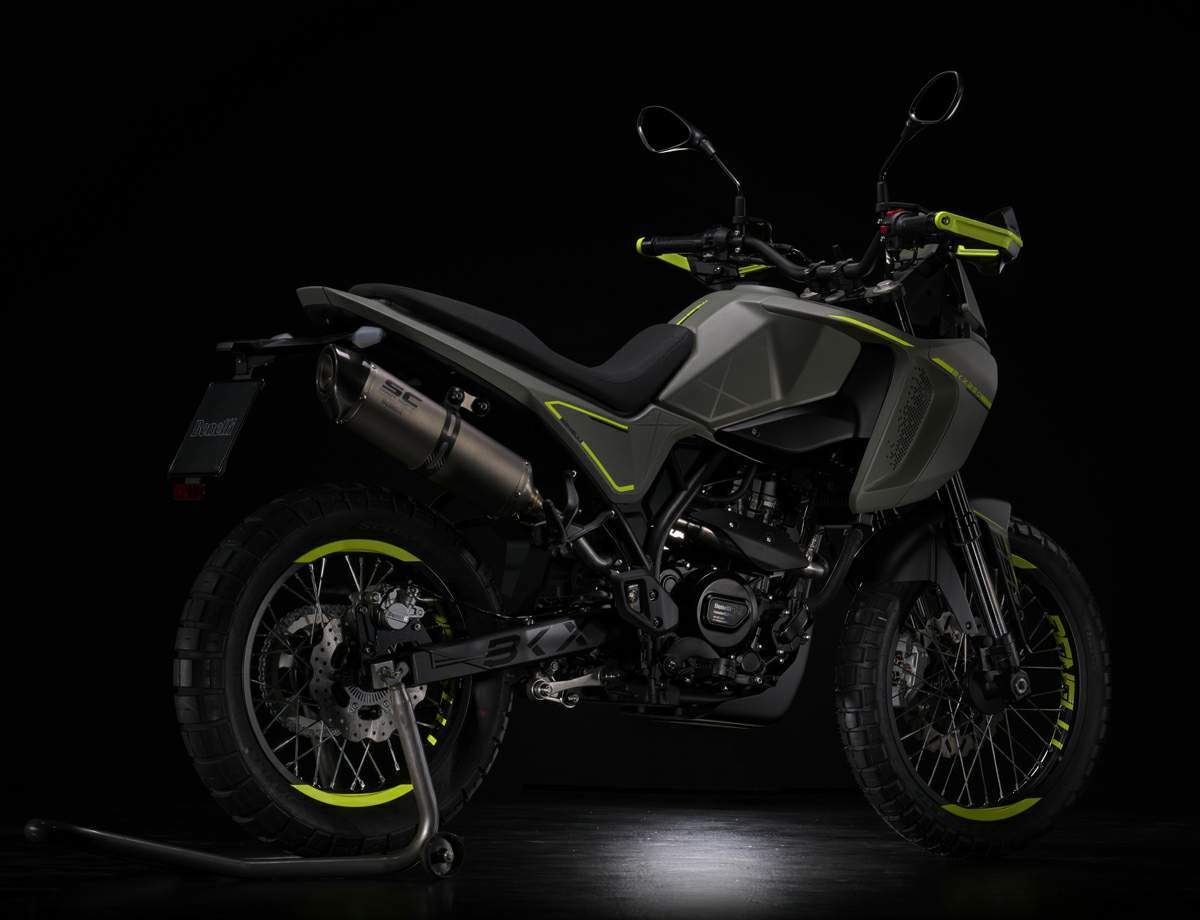 Мотоцикл Benelli BKX 250 2023 фото