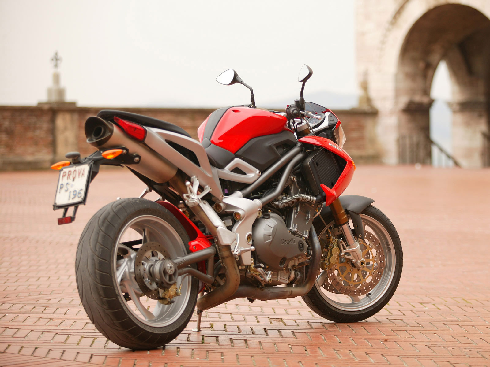 Мотоцикл Benelli TNT 1130  2004 фото