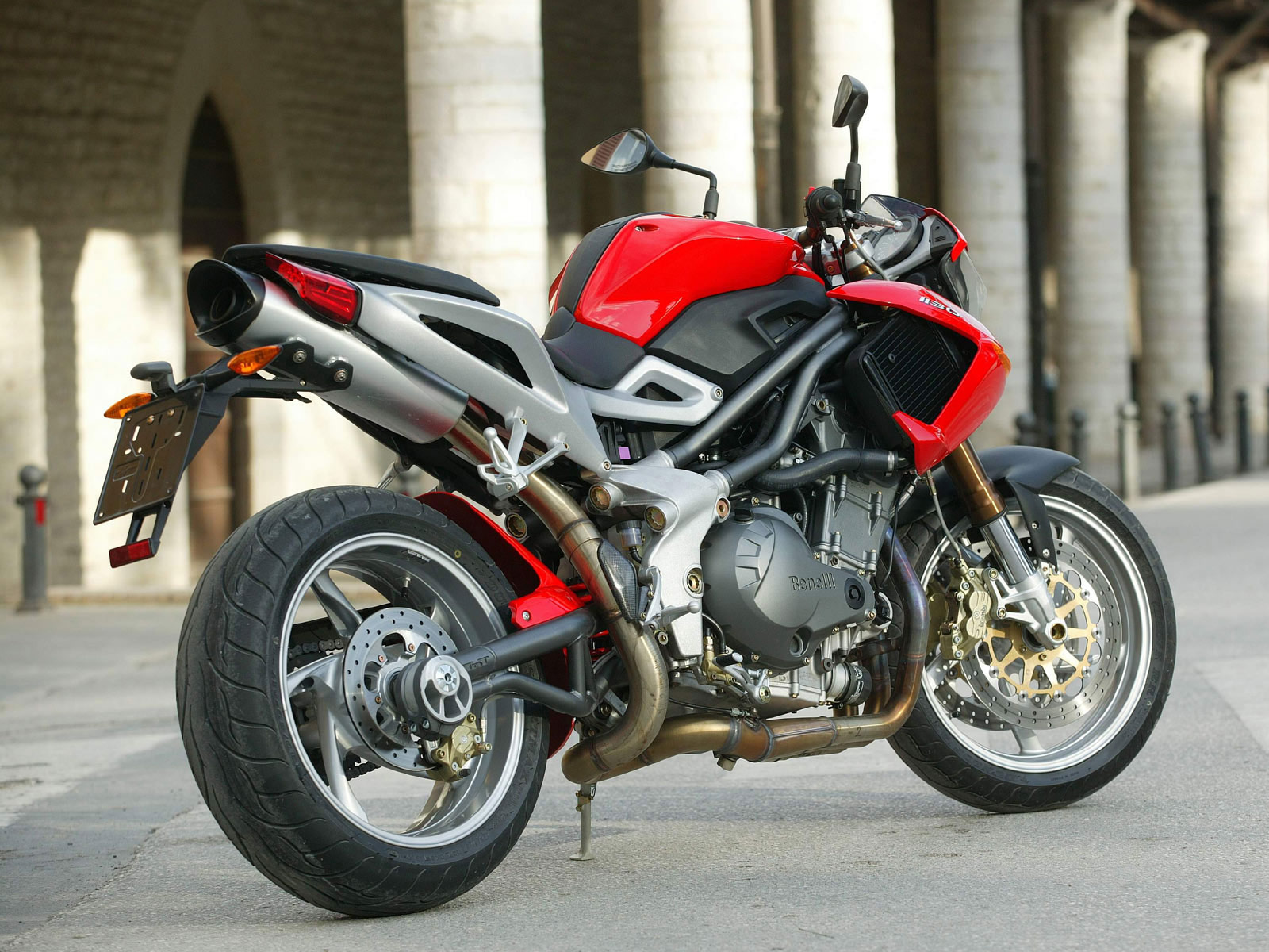 Мотоцикл Benelli TNT 1130  2004 фото
