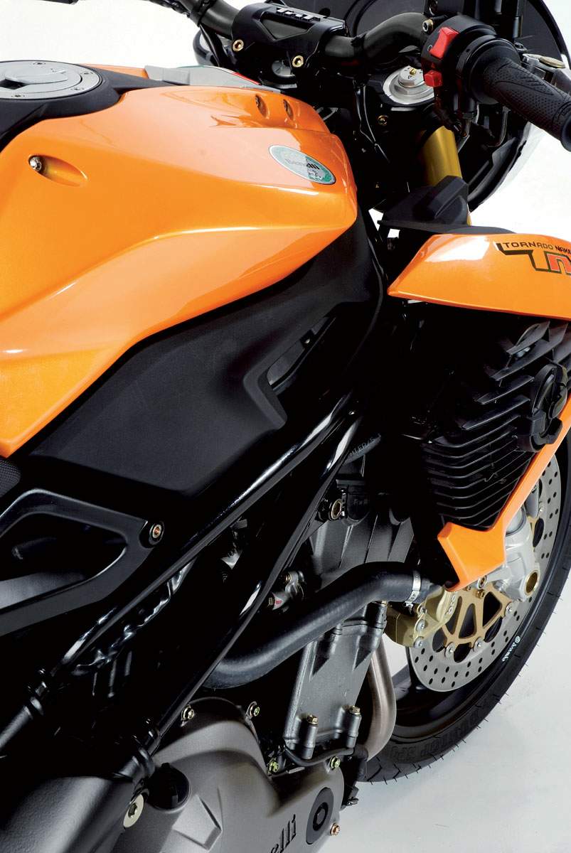 Мотоцикл Benelli TNT 899S 2008 фото