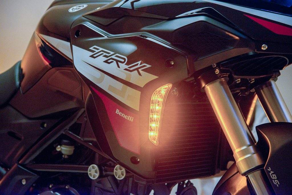 Мотоцикл Benelli TRK 251 2019 фото
