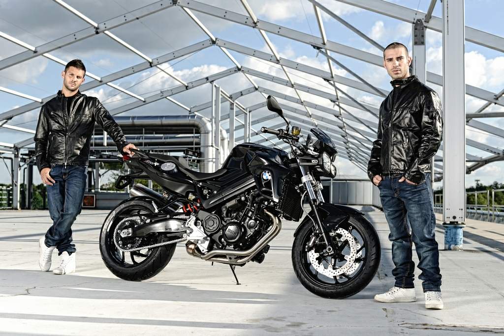 Мотоцикл BMW F 800R Nero Zaffiro Metallizzato 2012 фото